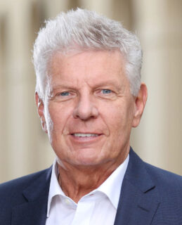 221212_Autogrammkarte_OB_Dieter_Reiter_rcs.indd 221212_Autogrammkarte_OB_Dieter_Reiter_rcs.indd