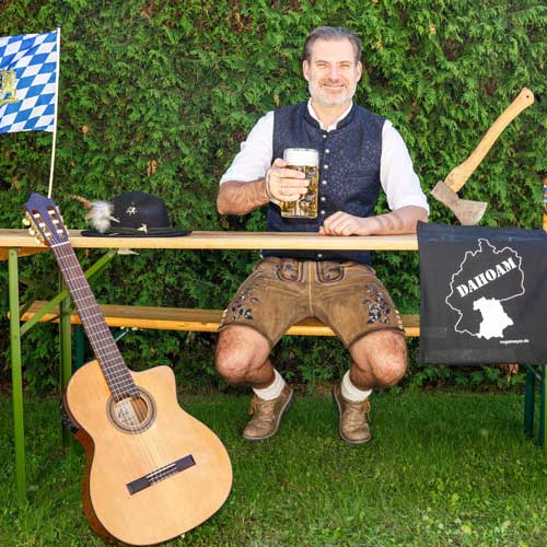 Dienstag, 27. Mai: 20 Uhr: „Hä? Was hod er jetzt gsogt?“ Ein echter „Bairischkurs“ mit Musik-Kabarettist Thomas Vogelmayer im Café Blücher Dienstag, 27. Mai: 20 Uhr: „Hä? Was hod er jetzt gsogt?“ Ein echter „Bairischkurs“ mit Musik-Kabarettist Thomas Vogelmayer im Café Blücher